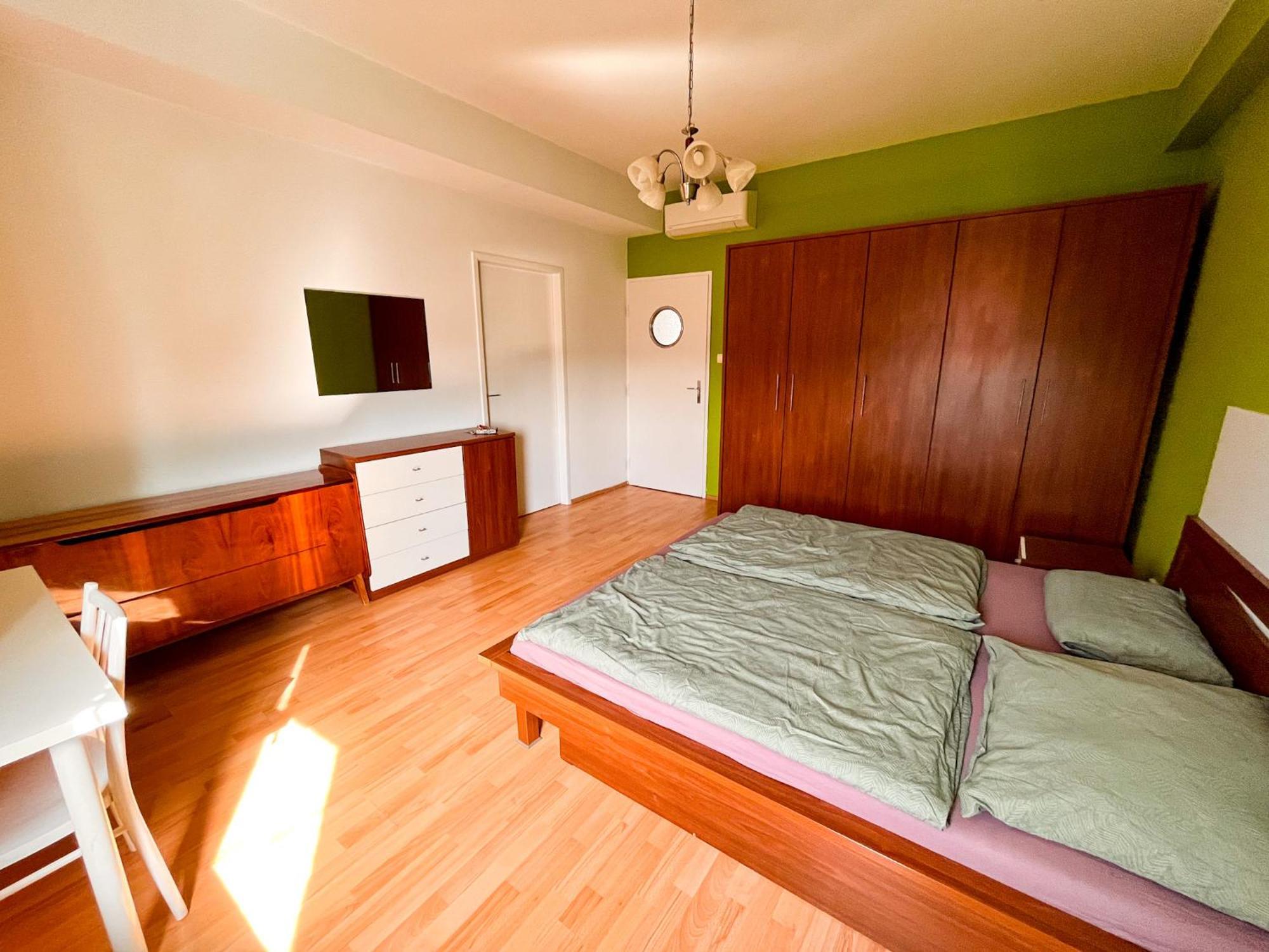 Flat With Nicest Wiew In Old Town - 3 Bedrooms, Ac Братислава Экстерьер фото